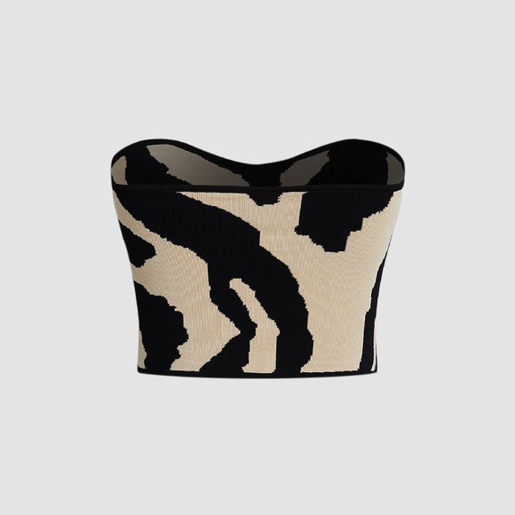 Commense Black and Cream Patterned Top - Picture 2 of 5